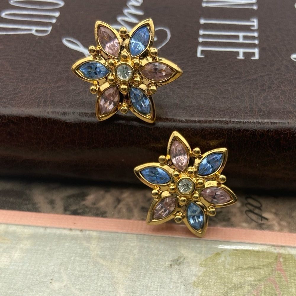 1960s Vintage Floral Crystal Earrings Gold Tone Blue Pink Holiday Retro Glam - Picture 2 of 7